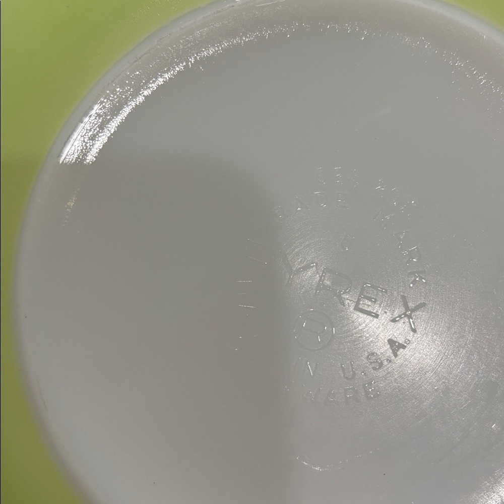 Pyrex Lime Green Baking Dish - Picture 4 of 4